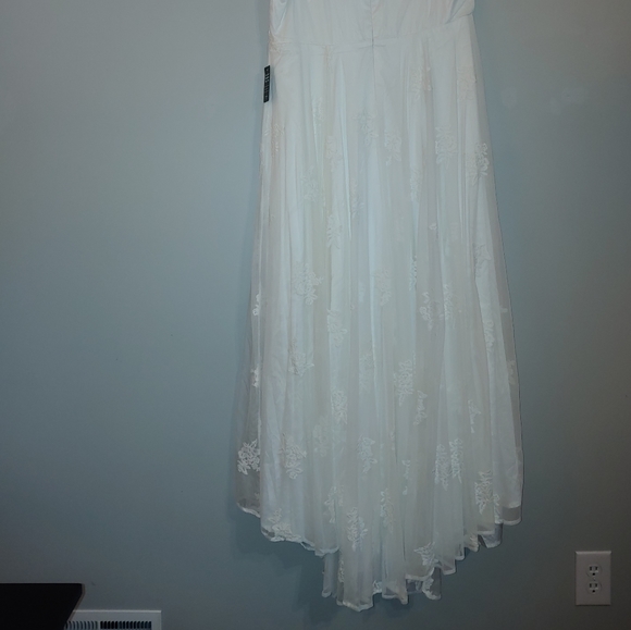 Stunning Torrid Hi-Lo Ivory dress!!! - Picture 8 of 10